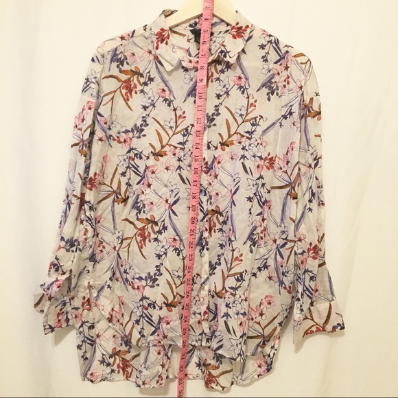 H&M Floral Button Up 🌷🌸🥀🌺 - Picture 4 of 5